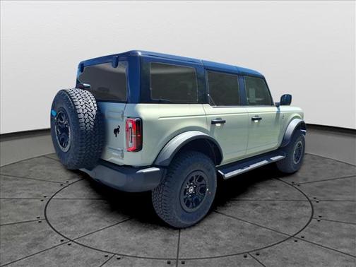 Desert Sand 2026 Ford Bronco Outer Banks
