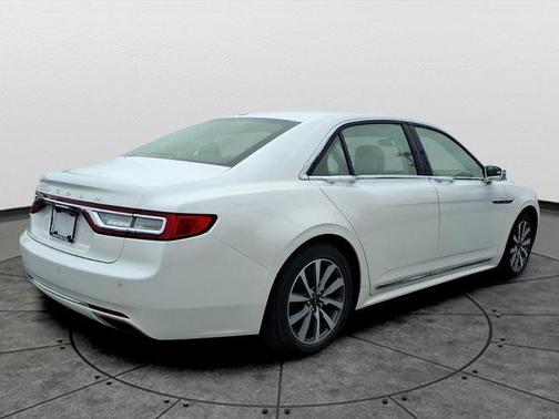 2017 Lincoln Continental Premier