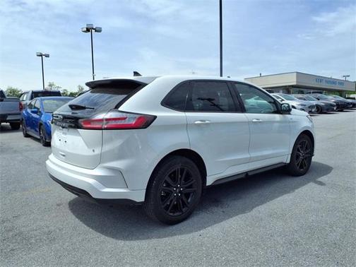 2022 Ford Edge ST Line