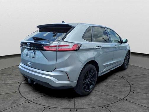 Iconic Silver Metallic 2024 Ford Edge ST Line