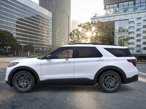 Star White 2026 Ford Explorer ST-Line