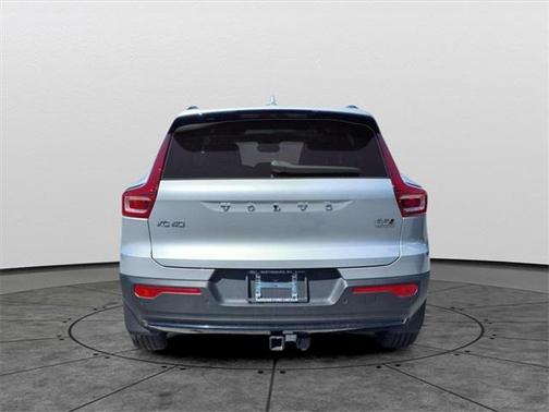 2023 Volvo XC40 B5 Plus Dark Theme