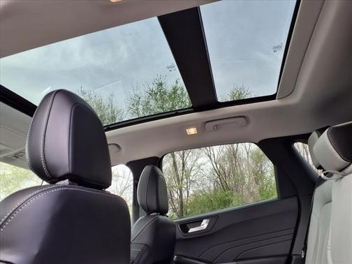 2025 Ford Escape Platinum