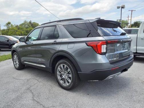Carbonized Gray Metallic 2025 Ford Explorer Active