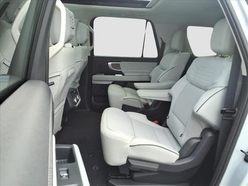 Space Silver 2026 Ford Expedition Max Platinum