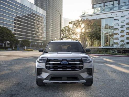 Carbonized Gray Metallic 2026 Ford Explorer Active