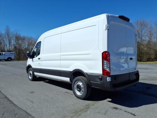 2025 Ford Transit-250 148 WB Medium Roof Cargo