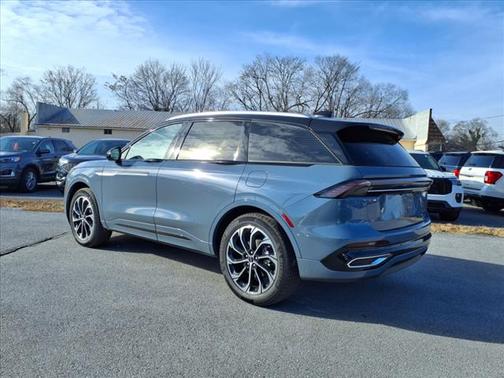 2025 Lincoln Nautilus Reserve