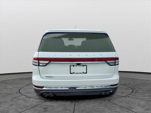 White Metallic 2022 Lincoln Aviator Reserve AWD