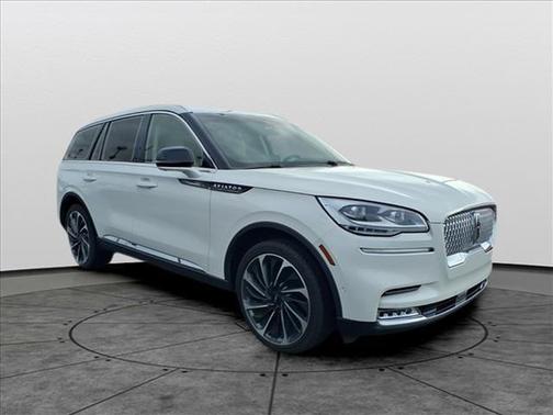 White Metallic 2022 Lincoln Aviator Reserve AWD