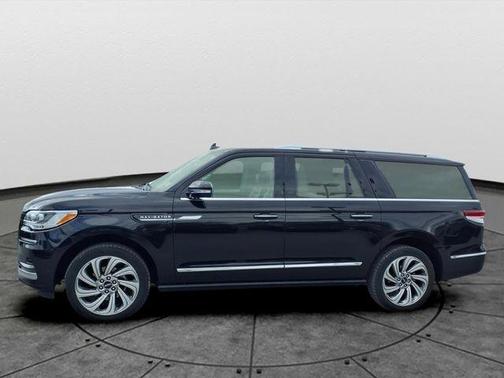 2022 Lincoln Navigator L Reserve