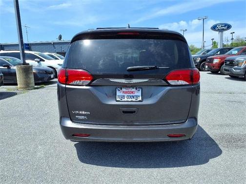 2021 Chrysler Voyager LXI