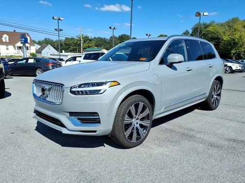 2024 Volvo XC90 Recharge Plug-In Hybrid T8 Ultimate Bright Theme 7-Seater