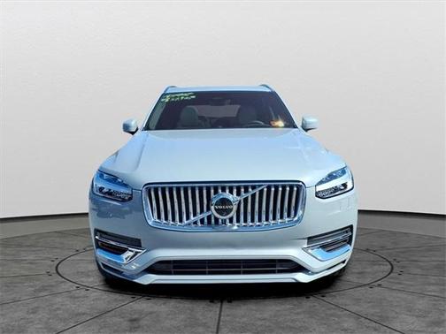 2024 Volvo XC90 Recharge Plug-In Hybrid T8 Ultimate Bright Theme 7-Seater