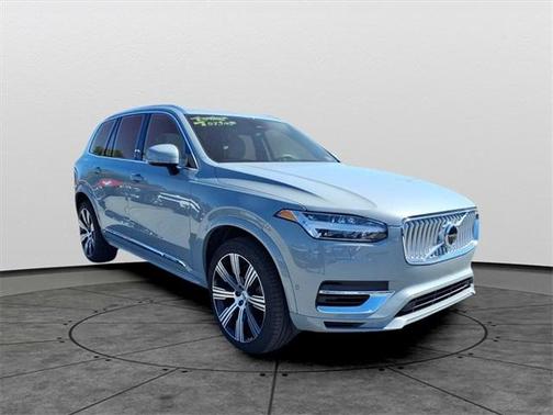 2024 Volvo XC90 Recharge Plug-In Hybrid T8 Ultimate Bright Theme 7-Seater