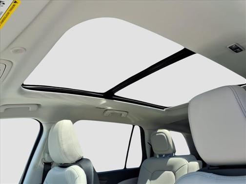 Whisper White 2026 Lincoln Aviator Premiere