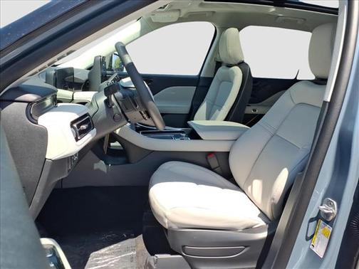 Whisper White 2026 Lincoln Aviator Premiere