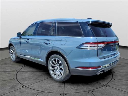 Whisper White 2026 Lincoln Aviator Premiere