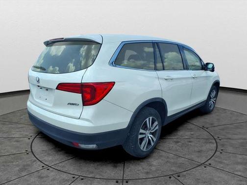 White Diamond Pearl 2017 Honda Pilot EX-L
