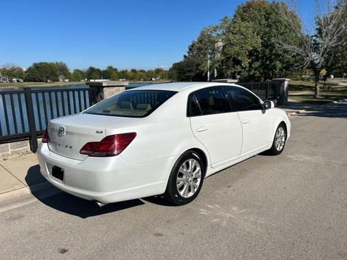 2008 Toyota Avalon XLS