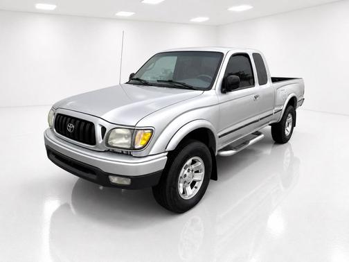 Silver 2001 Toyota Tacoma Xtracab