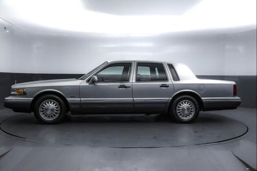 1995 Lincoln Town Car Signature
