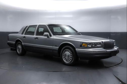 1995 Lincoln Town Car Signature