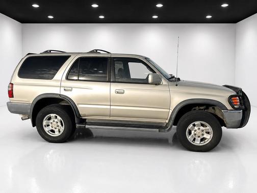 Beige/Tan 1996 Toyota 4Runner SR5