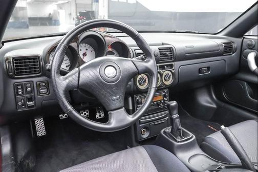 2001 Toyota MR2 Base (M5)