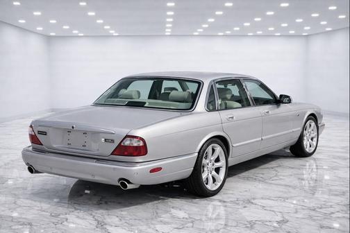 2002 Jaguar XJR Sedan