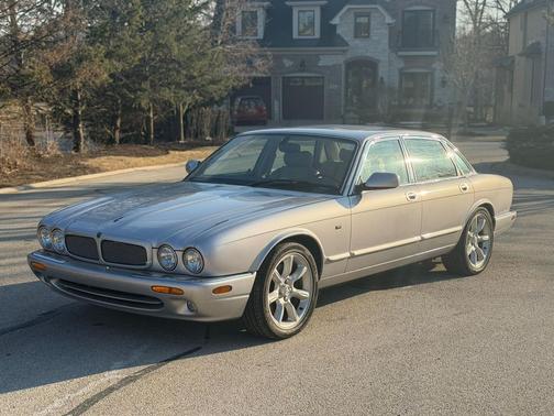 2002 Jaguar XJR Sedan
