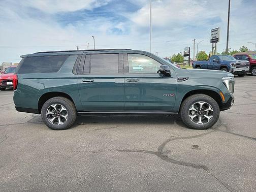 Midnight Pine 2026 GMC Yukon XL 4WD AT4