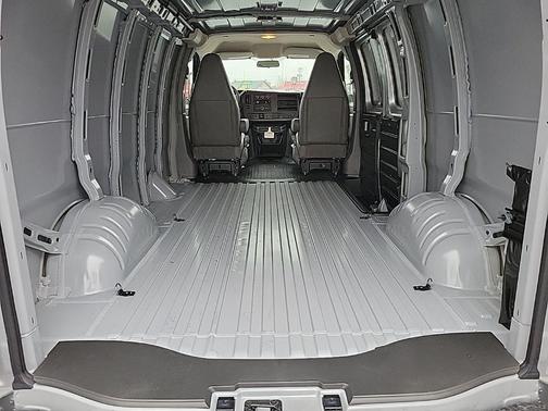 2025 GMC Savana 2500 Work Van