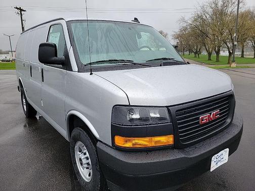 2025 GMC Savana 2500 Work Van