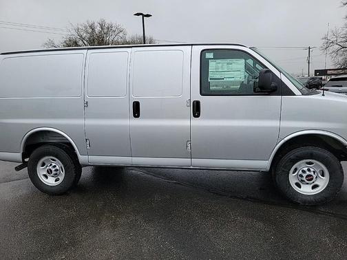 2025 GMC Savana 2500 Work Van