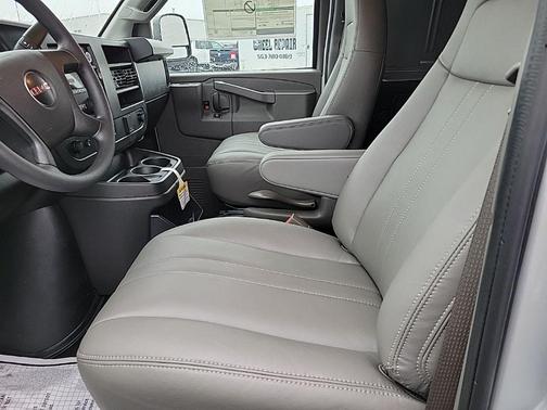 2025 GMC Savana 2500 Work Van