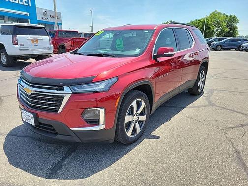 Radiant Red Tintcoat 2023 Chevrolet Traverse LT Leather