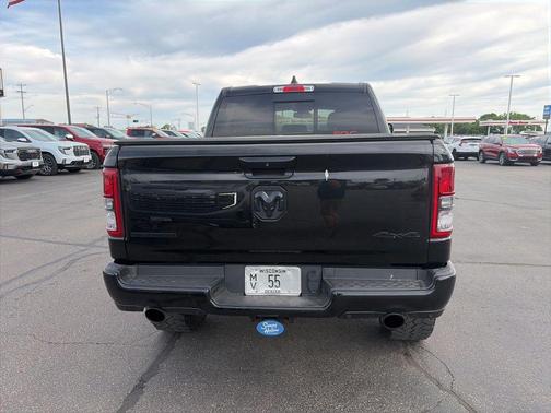 Diamond Black Crystal Pearlcoat 2019 RAM 1500 Big Horn