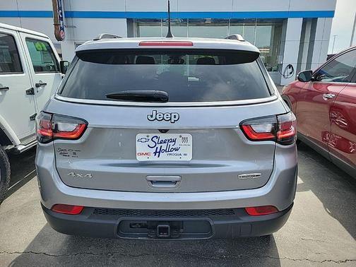 Billet Silver Metallic Clearcoat 2022 Jeep Compass Latitude Lux