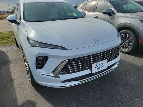 Iridescent White Tricoat 2026 Buick Envision Avenir AWD