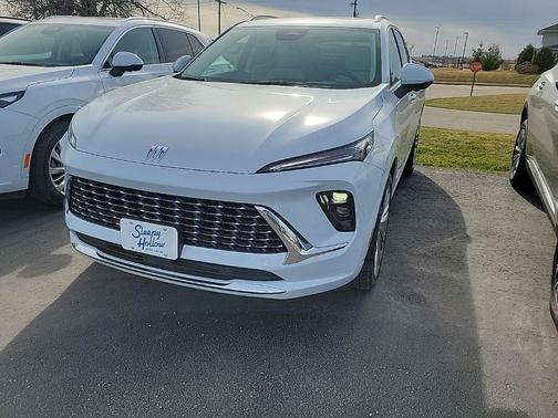 Iridescent White Tricoat 2026 Buick Envision Avenir AWD