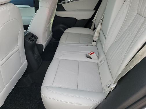 Iridescent White Tricoat 2026 Buick Envision Avenir AWD