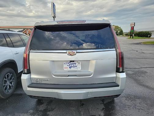 2020 Cadillac Escalade Luxury