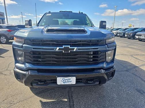 Lakeshore Blue Metallic 2026 Chevrolet Silverado 2500 Custom