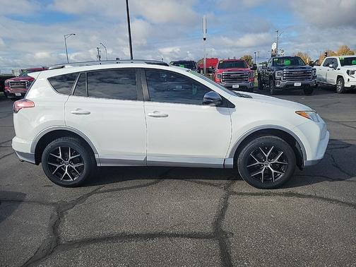 2017 Toyota RAV4 SE