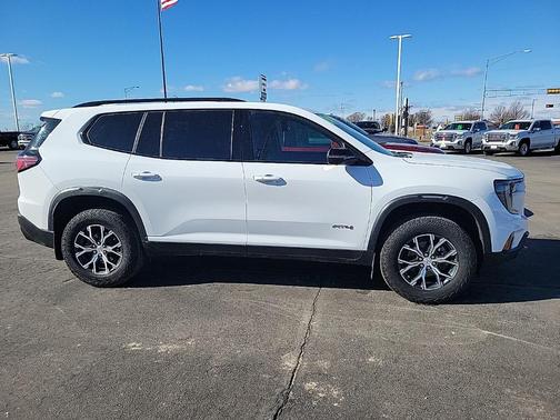 2024 GMC Acadia AWD AT4