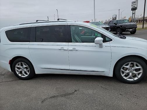 2018 Chrysler Pacifica Touring-L Plus