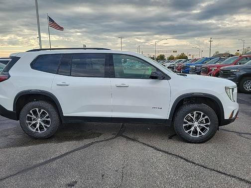 2024 GMC Acadia AWD AT4