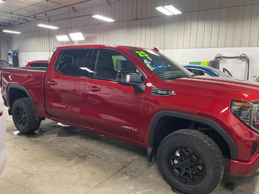2025 GMC Sierra 1500 AT4