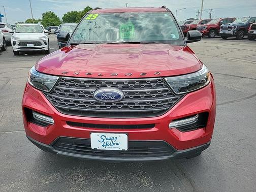 Rapid Red Metallic Tinted Clearcoat 2023 Ford Explorer XLT
